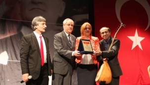 Anadolu Ozanlarını yaşatma projesi ile Yılın Ödülü Terlan KAYA'nın oldu.