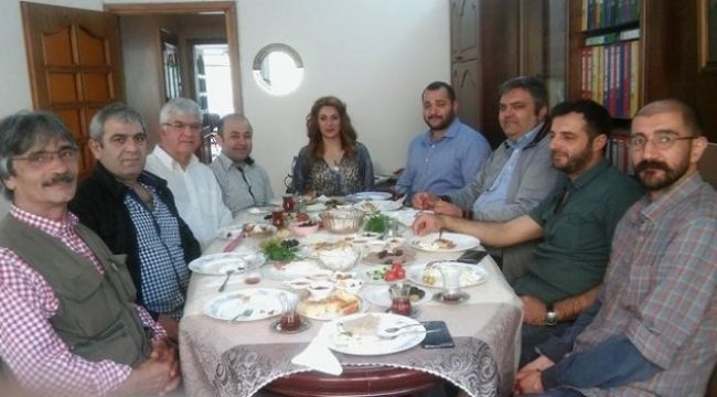 Üsküdar Esnaf ve Sanatkarlar Kredi ve Kefalet Kooperatifi Başkanı Terlan Kaya, basınla kahvaltıda buluştu.